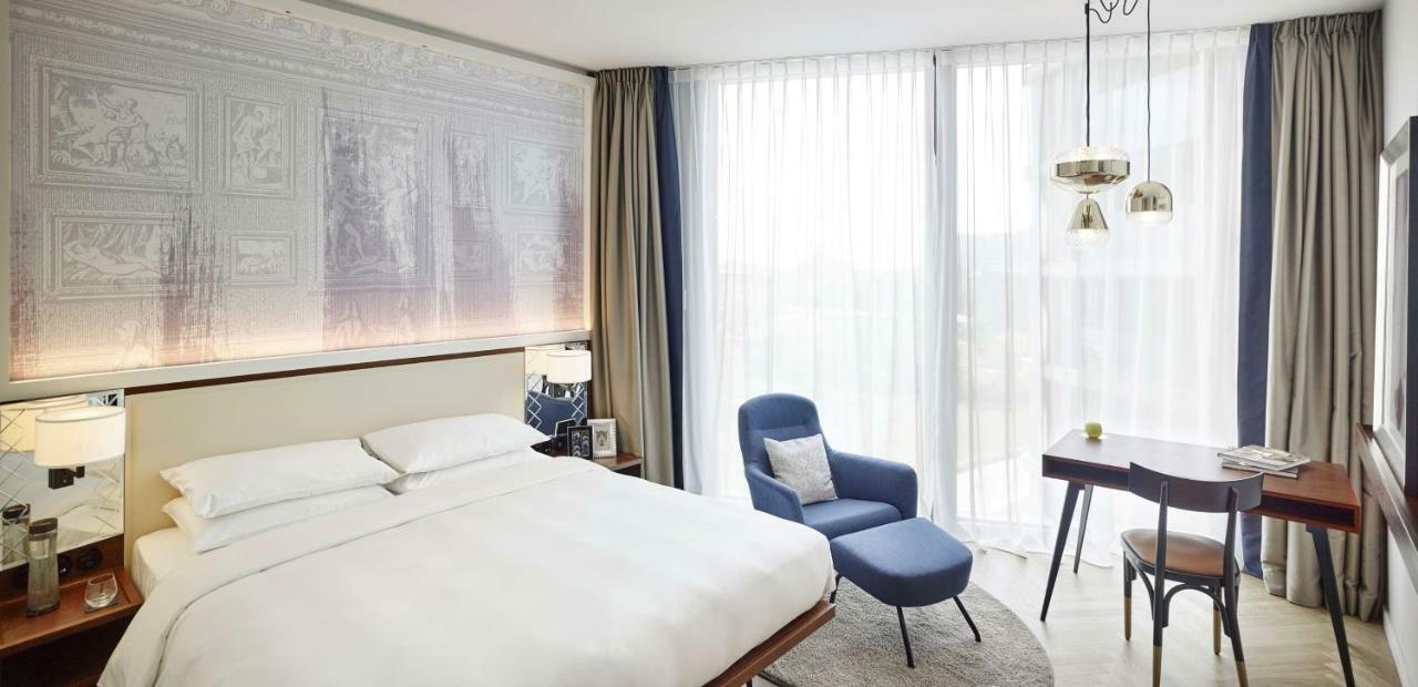 Andaz Vienna Am Belvedere, By Hyatt Exterior photo Deluxe room